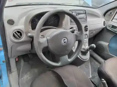 Veicolo di demolizione fiat panda (169) 1.2 8v dynamic dell'anno 2004 alimentato 188a4000