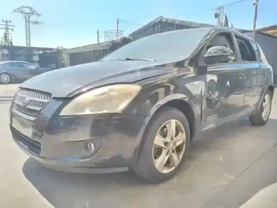 Scrapping Vehicle kia cee´d emotion of the year 2007 powered d4fb