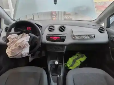 Veículo de Sucata seat ibiza (6j5) reference do ano 2010 alimentado bxw