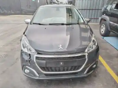 Veículo de Sucata PEUGEOT 208 Style do ano 2016 alimentado HM01 / HMZ