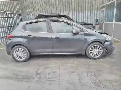 Scrapping Vehicle peugeot 208 style of the year 2016 powered hm01 / hmz