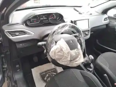 Scrapping Vehicle peugeot 208 style of the year 2016 powered hm01 / hmz