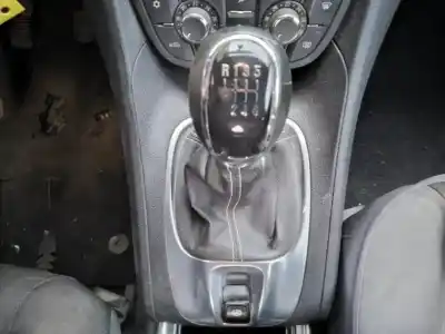 Veicolo di demolizione opel meriva b selective dell'anno 2013 alimentato a17dts