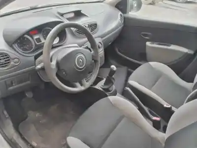 Scrapping Vehicle renault clio iii pack authentique of the year 2009 powered k9km7