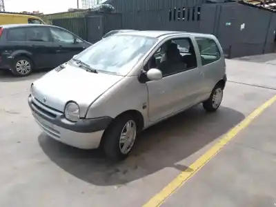 Veículo de Sucata renault twingo (co6) 1.2 alize do ano 2001 alimentado d4f702