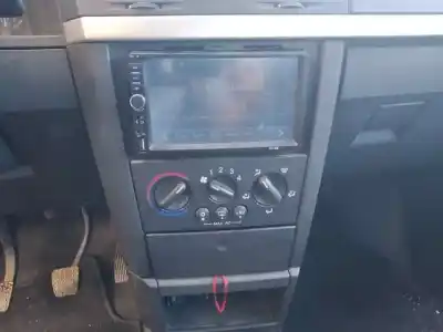 Verschrottungsfahrzeug opel meriva enjoy des jahres 2004 angetrieben z17dth