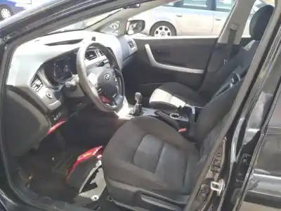 Veicolo di demolizione kia cee´d concept dell'anno 2013 alimentato d4fc