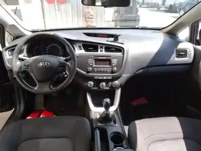 Veicolo di demolizione kia cee´d concept dell'anno 2013 alimentato d4fc