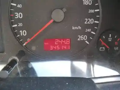 Veicolo di demolizione audi a6 berlina (4b2) 2.5 tdi quattro dell'anno 2002 alimentato ake