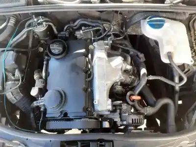 Veículo de Sucata audi a4 berlina (8e) 2.0 tdi 16v (103kw) do ano 2005 alimentado blb