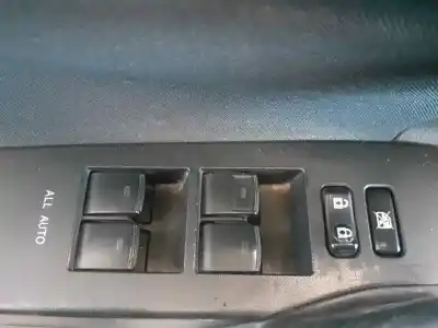 Scrapping Vehicle toyota auris hybrid active of the year 2013 powered 2zr