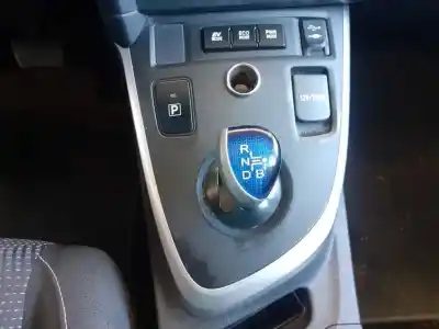 Scrapping Vehicle toyota auris hybrid active of the year 2013 powered 2zr