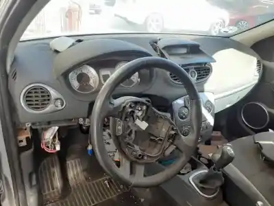 Scrapping Vehicle renault clio iii confort dynamique of the year 2008 powered k9kt7