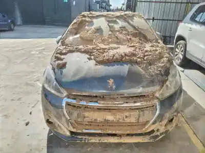 Veículo de Sucata PEUGEOT 208 Active do ano 2015 alimentado HM01 / HMZ