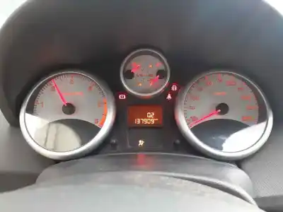 Veículo de Sucata peugeot 207 confort do ano 2010 alimentado 8hz