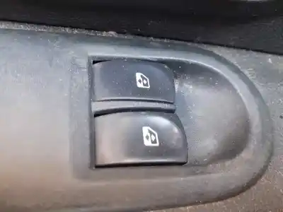 Veicolo di demolizione renault clio iii imusic confort dynamique dell'anno 2006 alimentato k4jg7