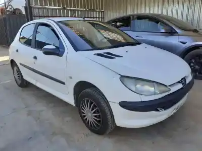 Vehicul casat peugeot 206 berlina xr al anului 2001 alimentat wjy