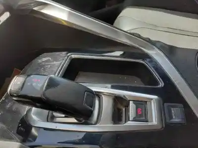 Véhicule à la ferraille peugeot                                            3008                                                                                                                                                                                                                                                       allure                                                                                                                                                                                                                                                     de l'année 2018 alimenté bh01 // bhz