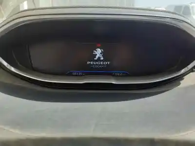Véhicule à la ferraille peugeot                                            3008                                                                                                                                                                                                                                                       allure                                                                                                                                                                                                                                                     de l'année 2018 alimenté bh01 // bhz