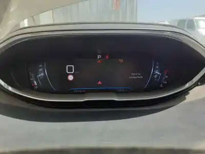 Véhicule à la ferraille peugeot                                            3008                                                                                                                                                                                                                                                       allure                                                                                                                                                                                                                                                     de l'année 2018 alimenté bh01 // bhz