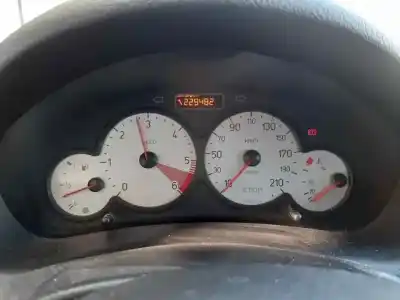 Sloopvoertuig peugeot 206 berlina x-line van het jaar 2005 aangedreven 8hz