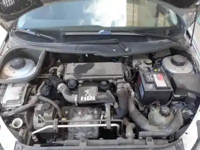 Sloopvoertuig peugeot 206 berlina x-line van het jaar 2005 aangedreven 8hz