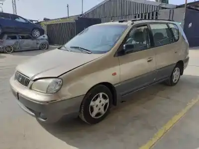Sloopvoertuig kia carens 1.8 ls monovolumen van het jaar 2001 aangedreven tb