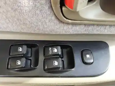 Sloopvoertuig kia carens 1.8 ls monovolumen van het jaar 2001 aangedreven tb