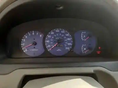 Sloopvoertuig kia carens 1.8 ls monovolumen van het jaar 2001 aangedreven tb