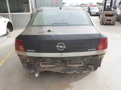 Sloopvoertuig opel astra h berlina edition van het jaar 2010 aangedreven z17dth