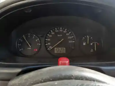 Sloopvoertuig ford fiesta berlina (dx) trend van het jaar 1999 aangedreven j4l