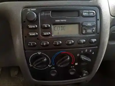 Sloopvoertuig ford fiesta berlina (dx) trend van het jaar 1999 aangedreven j4l