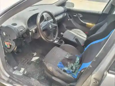 Здавання транспортного засобу seat leon (1m1) sport року 2000 потужний ajq