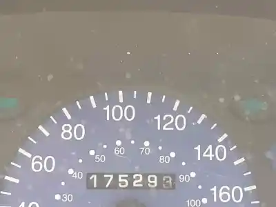 Sloopvoertuig kia carens 1.8 ls monovolumen van het jaar 2001 aangedreven tb