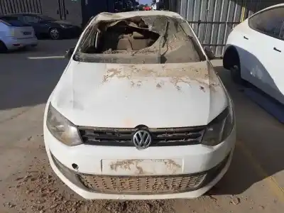 Verschrottungsfahrzeug VOLKSWAGEN POLO (6R1)  des Jahres 2010 angetrieben CGG