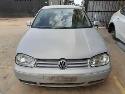 Verschrottungsfahrzeug VOLKSWAGEN GOLF IV BERLINA (1J1)  des Jahres 2000 angetrieben AKL
