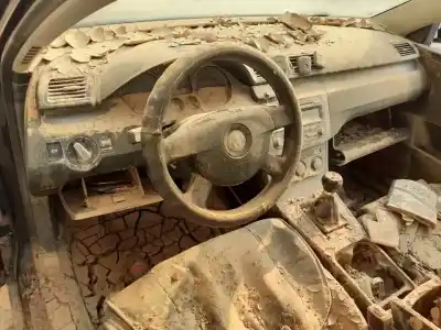 Veículo de Sucata volkswagen passat berlina (3c2) bluemotion do ano 2008 alimentado bls