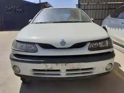 Здавання транспортного засобу renault laguna (b56) 1.8 16v rt року 2000 потужний f4pa7