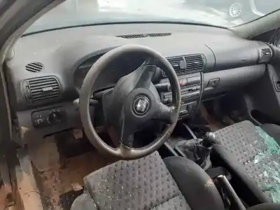 Здавання транспортного засобу seat leon (1m1) signo року 2001 потужний asv