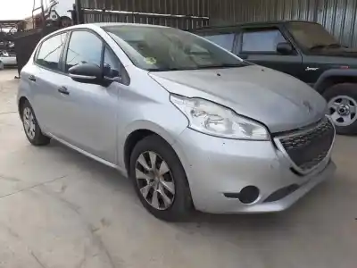 Veículo de Sucata peugeot 208 business line do ano 2014 alimentado 8h01 / 8hr