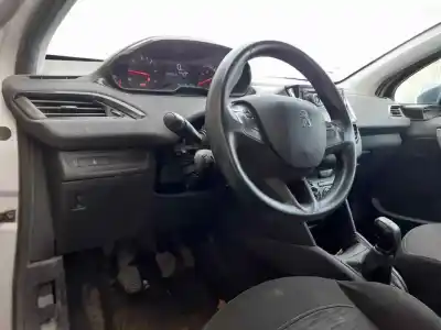 Veículo de Sucata peugeot 208 business line do ano 2014 alimentado 8h01 / 8hr