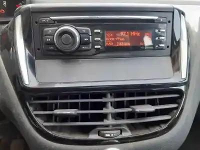 Veículo de Sucata peugeot 208 business line do ano 2014 alimentado 8h01 / 8hr