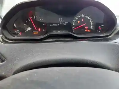 Veículo de Sucata peugeot 208 business line do ano 2014 alimentado 8h01 / 8hr