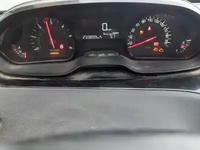 Veículo de Sucata peugeot 208 business line do ano 2014 alimentado 8h01 / 8hr