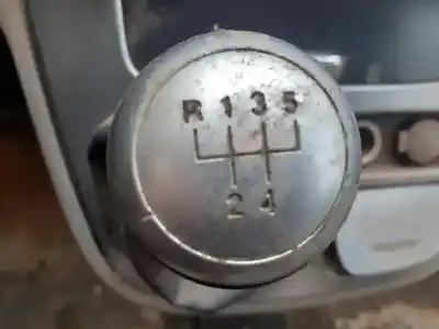 Veicolo di demolizione kia carnival 2.9 crdi vgt active dell'anno 2008 alimentato j3