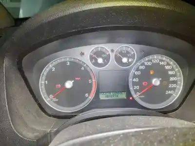 Veículo de Sucata ford focus c-max (cap) trend (d) do ano 2004 alimentado g8da