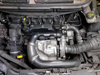 Veículo de Sucata ford focus c-max (cap) trend (d) do ano 2004 alimentado g8da