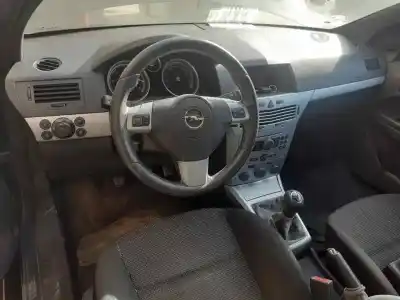 Veículo de Sucata opel astra gtc cosmo do ano 2005 alimentado z19dt