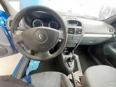 Veicolo di demolizione renault clio ii fase ii (b/cb0) confort expression dell'anno 2005 alimentato k9ka7