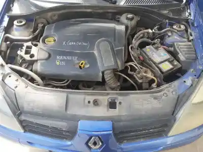 Veicolo di demolizione renault clio ii fase ii (b/cb0) confort expression dell'anno 2005 alimentato k9ka7